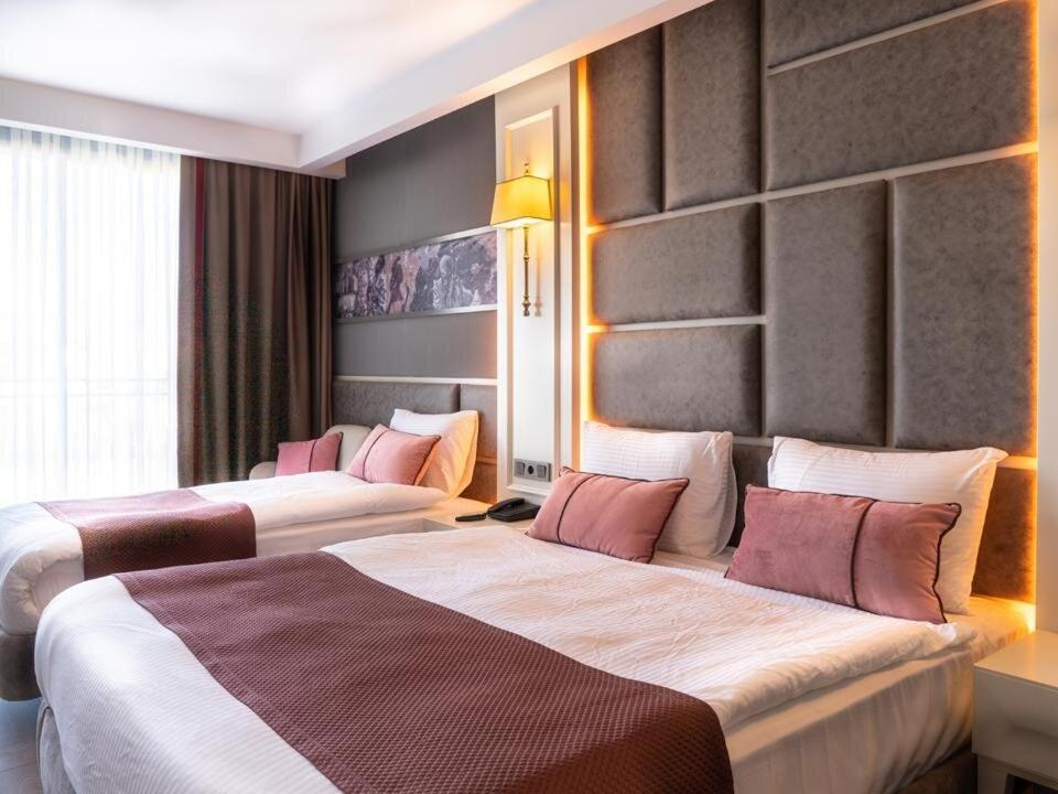 J'adore Deluxe & Ultra Hotel