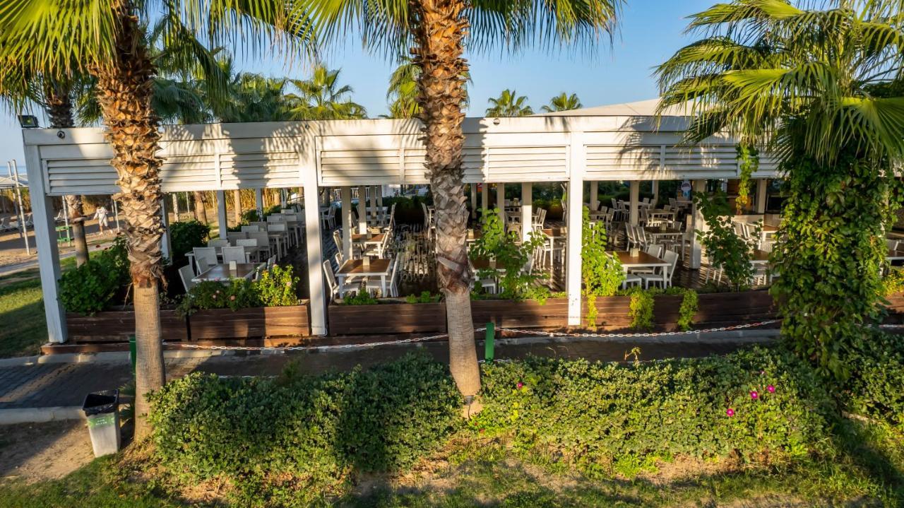 Hotel J'adore Deluxe & Ultra Side